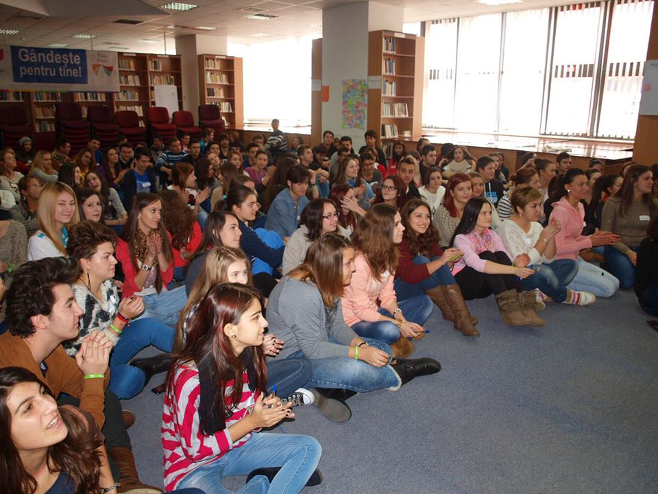 Proiectul Gandeste pentru Tine – Intalnirea cu elevii – Pitesti – 8 Decembrie 2013